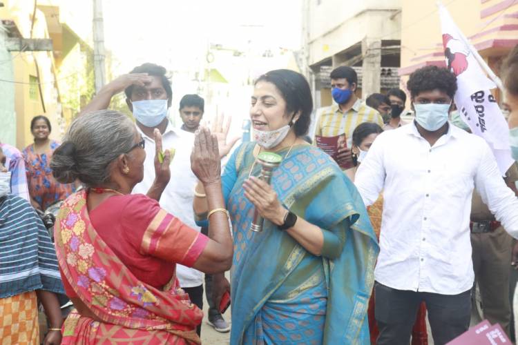 MNM star campaigners Ms. Suhasini Maniratnam and Ms. Akshara Haasan receive overwhelming support from the people of Amman kulam and Ma. Na. Ka. Street.