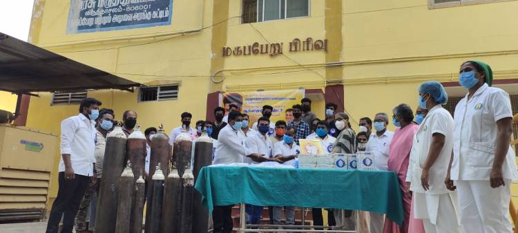 விருத்தாசலம் அரசு மருத்துவமனைக்கு ஆக்ஸிஜன் சிலிண்டர்களும்,முகக் கவசங்கள் & கையுறைகள் வழங்கிய தளபதி விஜய் மக்கள் இயக்கம் !