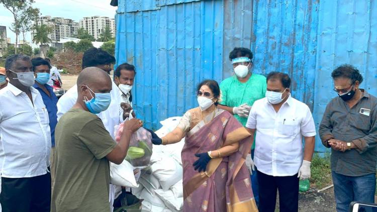 நடிகர் சங்க உறுப்பினர்களுக்கு நடிகை ஜெயசித்ரா நிவாரண உதவி