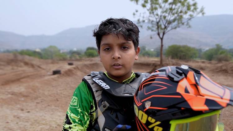 Meet India’s Youngest Motocross rider from Mumbai and a visually-impaired solo paraglider from Pune, only on HistoryTV18’s ‘OMG! Yeh Mera India’