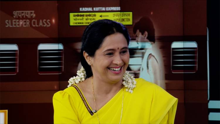 ‘சினிமேக்ஸ்’ நிகழ்ச்சியில்  "கமலியிடம் கேளுங்கள்"