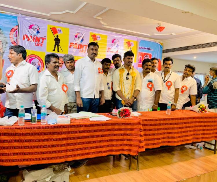 " அருவா சண்ட"  படத்தின் தயாரிப்பாளரும், கதாநாயகனுமான v.ராஜா இன்று தனது பிறந்த நாளை அனைத்து பெயிண்டர்கள் மற்றும் ஓவியர்கள் நலச்சங்க நிர்வாகிகளுடன் கொண்டாடினார்.