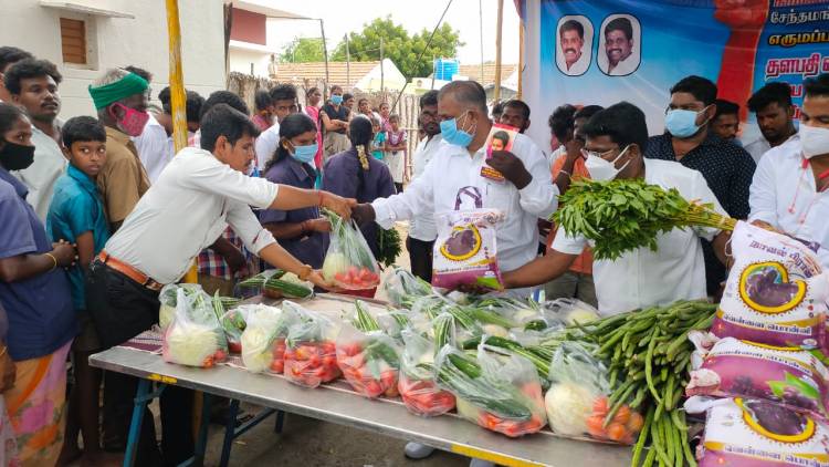நாமக்கல் கிழக்கு மாவட்ட தலைமை தளபதி விஜய் மக்கள் இயக்கம் சார்பாக நலத்திட்ட உதவிகள்!