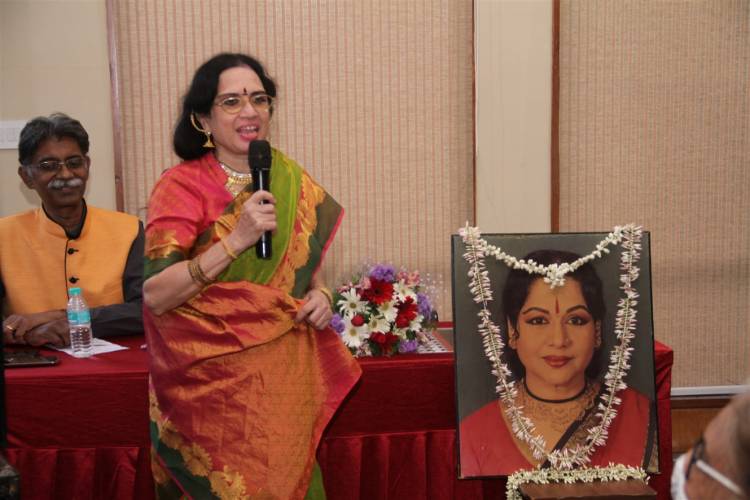 'அமுதும் தேனும்'  -  மறைந்த பழம்பெரும் நடிகை ராஜசுலோச்சனாவின் 87ஆவது பிறந்தநாள் விழா வெகு விமரிசையாகக் கொண்டாடப்பட்டது.