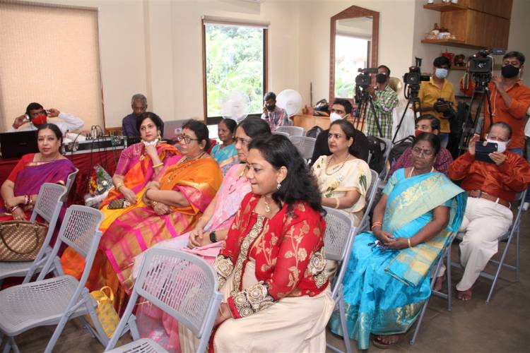 'அமுதும் தேனும்'  -  மறைந்த பழம்பெரும் நடிகை ராஜசுலோச்சனாவின் 87ஆவது பிறந்தநாள் விழா வெகு விமரிசையாகக் கொண்டாடப்பட்டது.