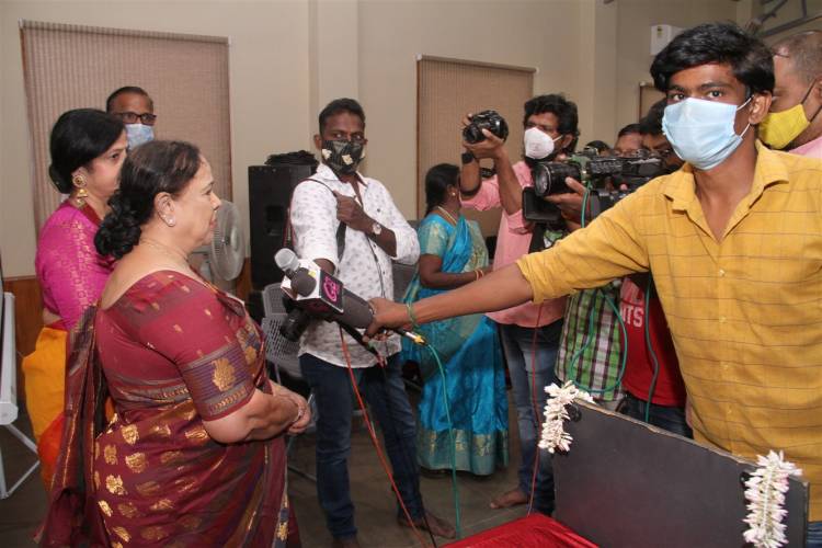 'அமுதும் தேனும்'  -  மறைந்த பழம்பெரும் நடிகை ராஜசுலோச்சனாவின் 87ஆவது பிறந்தநாள் விழா வெகு விமரிசையாகக் கொண்டாடப்பட்டது.