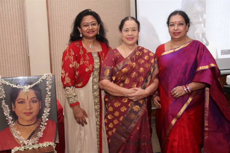 'அமுதும் தேனும்'  -  மறைந்த பழம்பெரும் நடிகை ராஜசுலோச்சனாவின் 87ஆவது பிறந்தநாள் விழா வெகு விமரிசையாகக் கொண்டாடப்பட்டது.