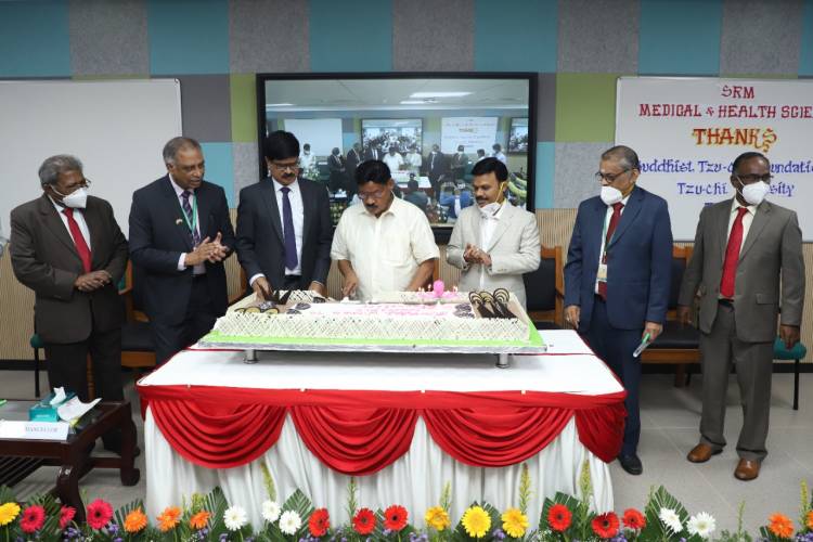 எஸ்ஆர்எம் மருத்துவமனை நிறுவனர் தினத்தையொட்டி மூன்று சிறப்பு மையங்கள் திறக்கப்பட்டன