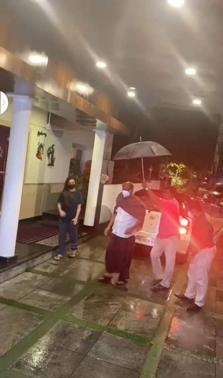 வீடு திரும்பினார் நடிகர் ரஜினிகாந்த்