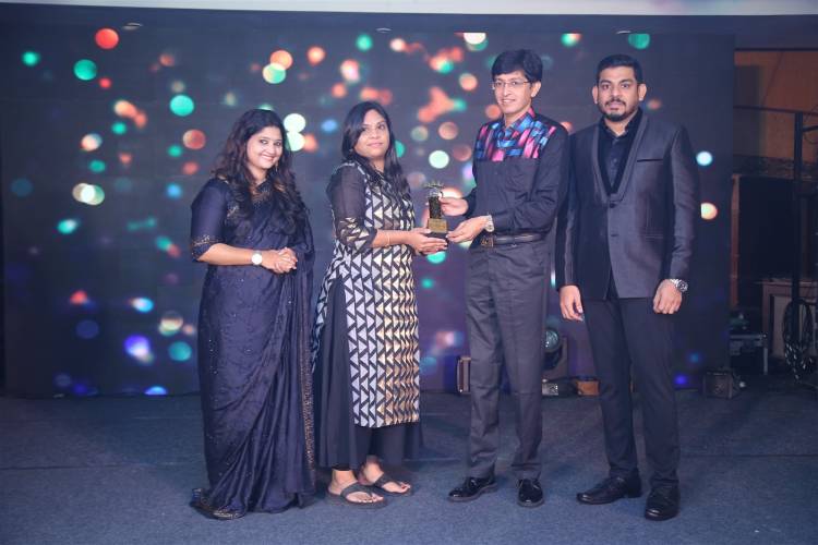 Business Iconic Awards felicitated by Health Secretary Dr.Radha Krishanan, Ms.Namitha Marimuthu,Mr.Inigo Irudayaraj,Mr.Balaji Sadagopan,Kaushik, & Ms.Krithika Radhakrishnan.