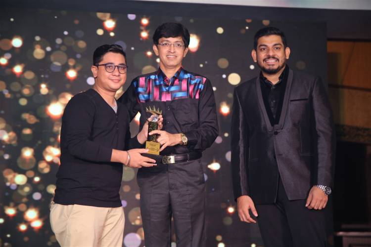 Business Iconic Awards felicitated by Health Secretary Dr.Radha Krishanan, Ms.Namitha Marimuthu,Mr.Inigo Irudayaraj,Mr.Balaji Sadagopan,Kaushik, & Ms.Krithika Radhakrishnan.