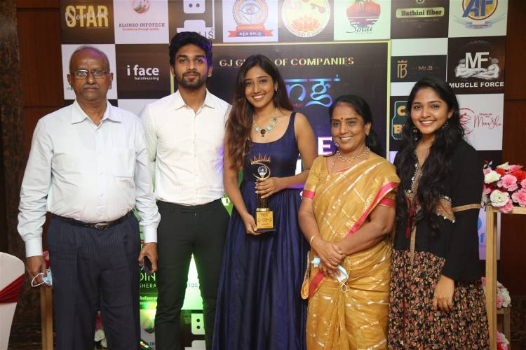 Business Iconic Awards felicitated by Health Secretary Dr.Radha Krishanan, Ms.Namitha Marimuthu,Mr.Inigo Irudayaraj,Mr.Balaji Sadagopan,Kaushik, & Ms.Krithika Radhakrishnan.