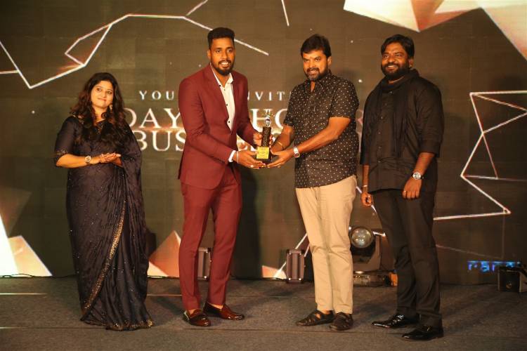 Business Iconic Awards felicitated by Health Secretary Dr.Radha Krishanan, Ms.Namitha Marimuthu,Mr.Inigo Irudayaraj,Mr.Balaji Sadagopan,Kaushik, & Ms.Krithika Radhakrishnan.