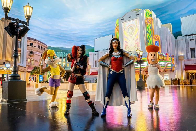 Calling all fearless females and lovely ladies! Celebrate International Women’s Day at Yas Island 