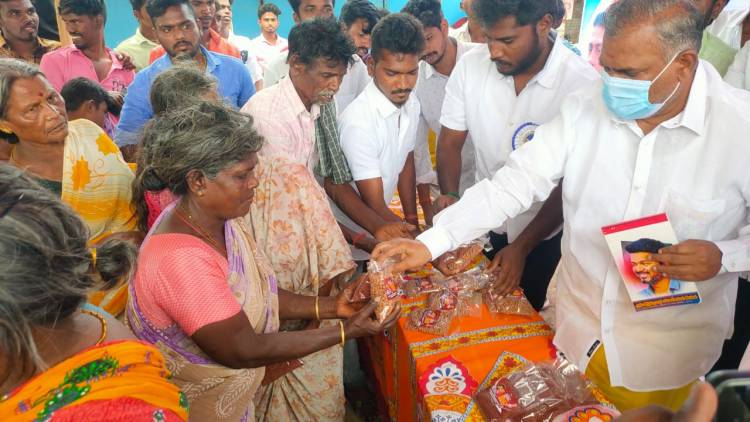 வாரம்தோறும் ஞாயிற்றுகிழமையை சமூக நலப்பணி நாளாக அறிவித்த  "தளபதி" மக்கள் இயக்கம் "