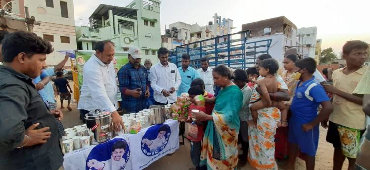 வாரம்தோறும் ஞாயிற்றுகிழமையை சமூக நலப்பணி நாளாக அறிவித்த  "தளபதி" மக்கள் இயக்கம் "