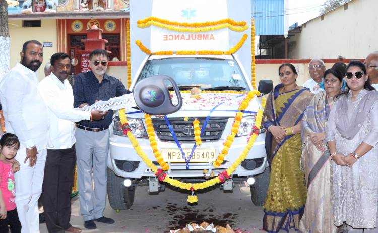 G S Helping Hands Foundation, donates Hyderabad’s first of its kind  Cattle Rescue Ambulance with a Hydraulic lift, to Sri Krishna Goseva Mandal!