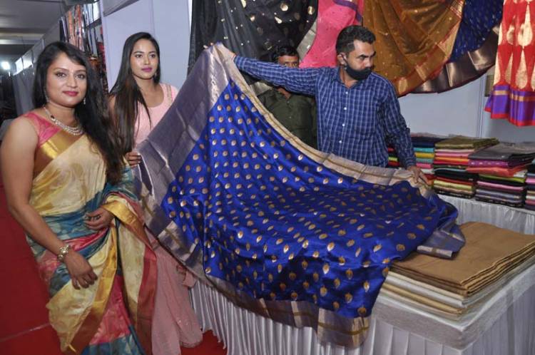 CCIC PRESENTS 14 DAY HANDLOOM EXPO 2022 AT  WHITE HOUSE