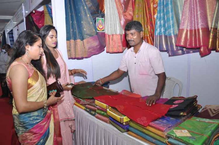 CCIC PRESENTS 14 DAY HANDLOOM EXPO 2022 AT  WHITE HOUSE