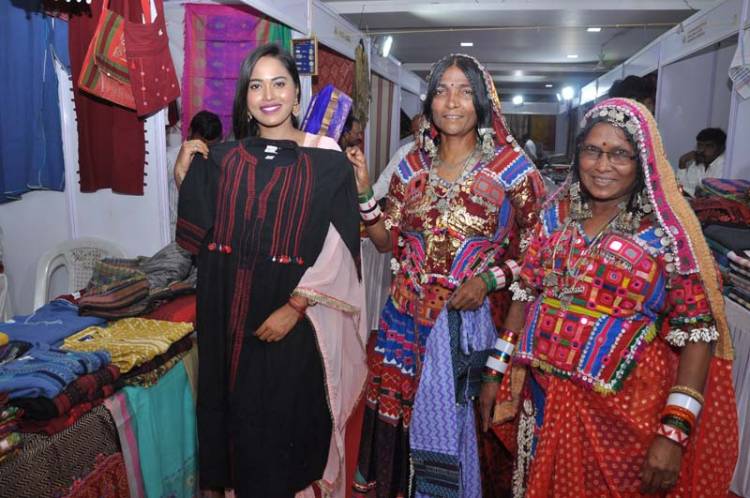 CCIC PRESENTS 14 DAY HANDLOOM EXPO 2022 AT  WHITE HOUSE
