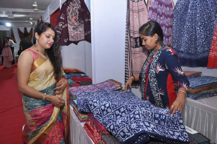 CCIC PRESENTS 14 DAY HANDLOOM EXPO 2022 AT  WHITE HOUSE