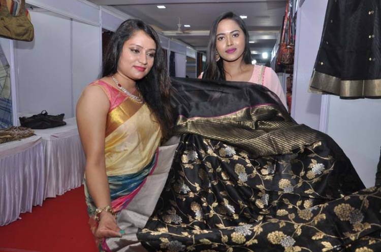 CCIC PRESENTS 14 DAY HANDLOOM EXPO 2022 AT  WHITE HOUSE