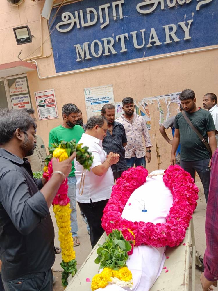 தென்னிந்திய நடிகர் சங்கத்தின் மேலாளர் தாம்ராஜ் அவர்களின் தந்தை ஆறுமுகம் அவர்கள் விபத்தில் காயமடைந்து சிகிச்சை பெற்று வந்தார். சிகிச்சை பலனளிக்காமல் நேற்று மரணமடைந்தார்.