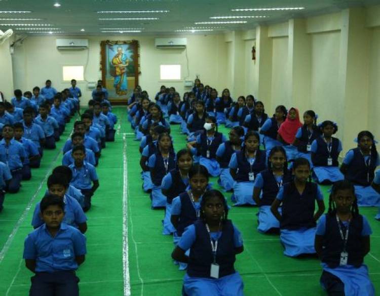 முகப்பேர் வேலம்மாள் பள்ளி வியப்பூட்டும் வகையில் கொண்டாடிய சர்வதேச யோகா தினம் !