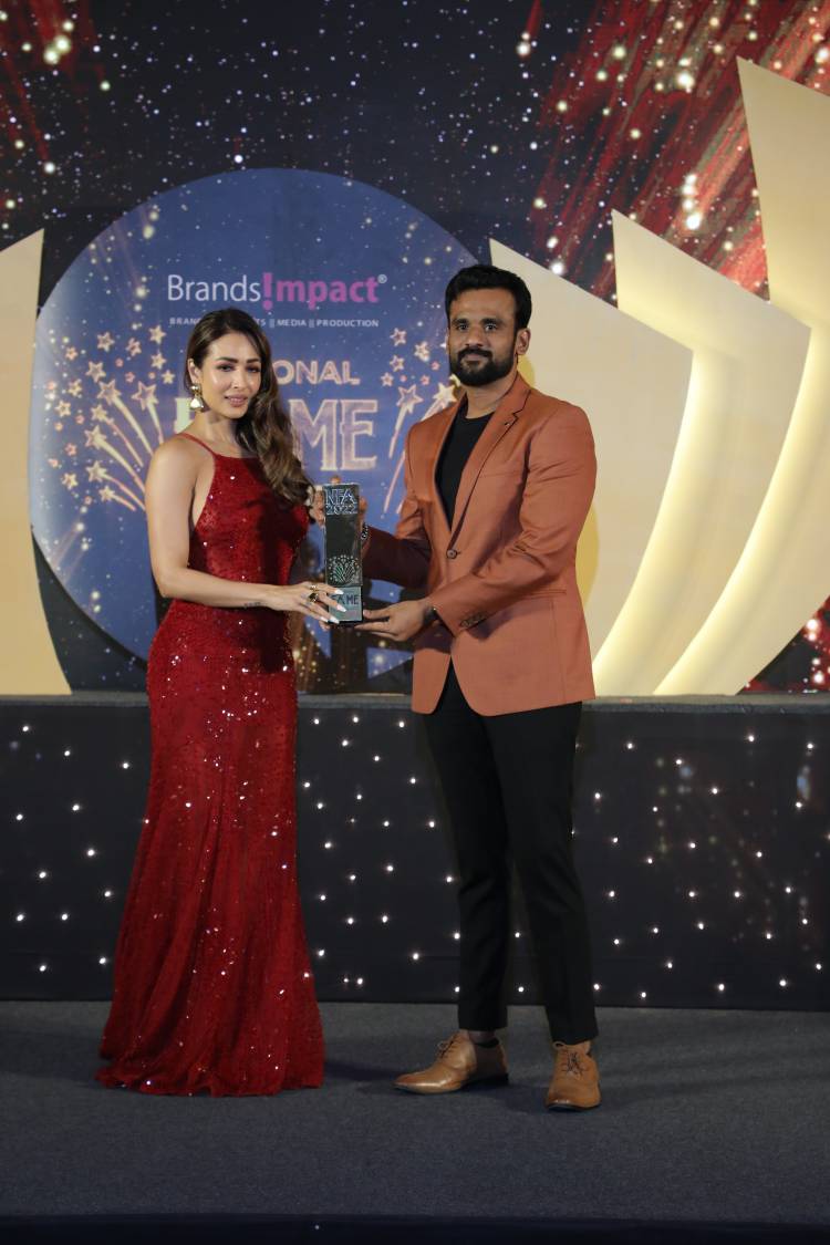 Cosmetic Dentist Dr. Arshad Wins National Fame Award