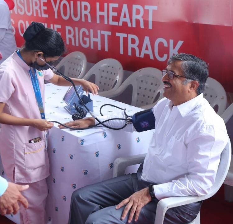 Apollo Hospitals & HMR, conduct Free Cardiac Screening to commemorate the World Heart Day at Ameerpet Metro Station!