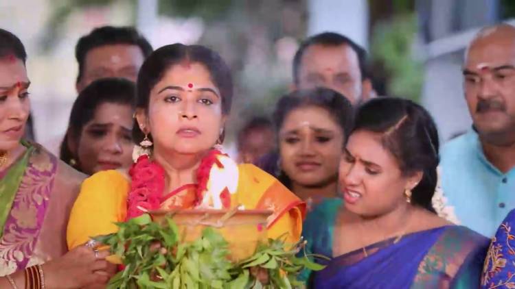 உடல் வருத்தி நேர்த்திக்கடன் செலுத்தும் பொன்னி..!  கைகொடுக்குமா குலதெய்வம்..?