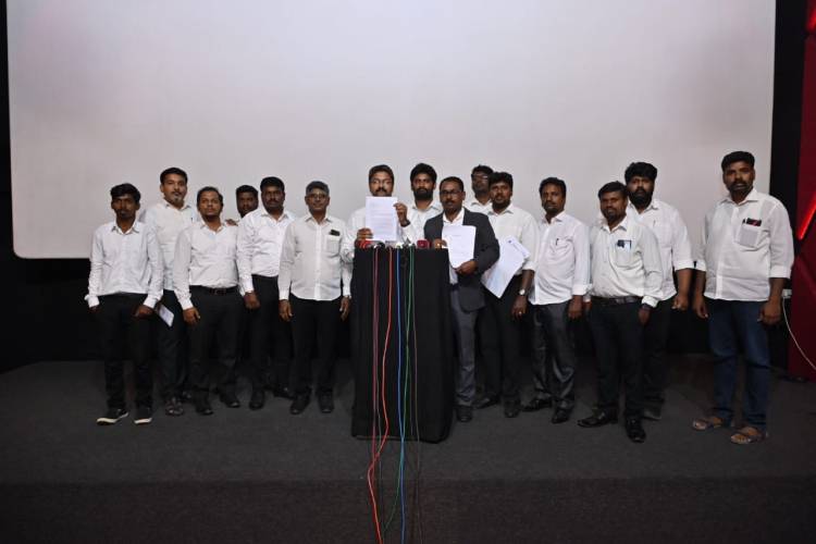 அவதூறு பரப்பிய பிரபல யு-டியூப் நிறுவனங்களிடம்  ஐந்து கோடி நஷ்ட ஈடு கேட்கும் மலேஷிய தயாரிப்பாளர் !