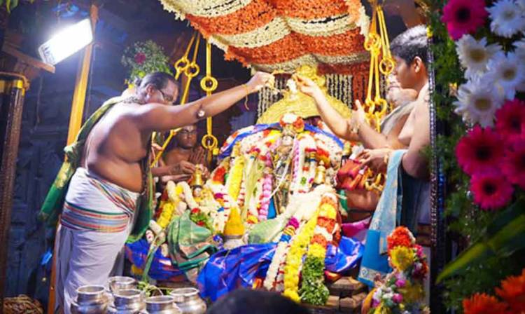 மதுரை அழகர்கோவிலில் சுந்தரராஜ பெருமாள் திருக்கல்யாணம் கோலாகலம்