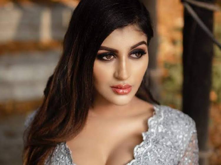 நீதிமன்றத்தில் நடிகை யாஷிகா ஆனந்த் ஆஜர்