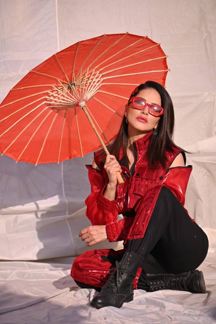 Be it advice or sternness, Queen of Hearts, Sunny Leone is there for the Splitsvillains in the latest episodes of MTV Splitsvilla X5: ExSqueeze Me Please!