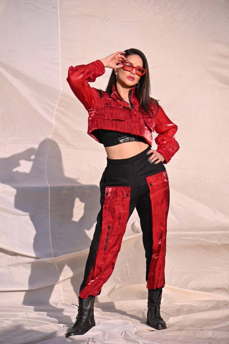 Be it advice or sternness, Queen of Hearts, Sunny Leone is there for the Splitsvillains in the latest episodes of MTV Splitsvilla X5: ExSqueeze Me Please!