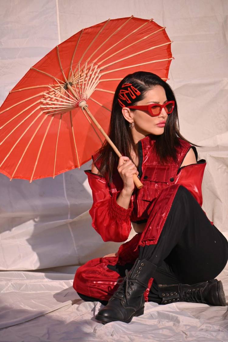 Be it advice or sternness, Queen of Hearts, Sunny Leone is there for the Splitsvillains in the latest episodes of MTV Splitsvilla X5: ExSqueeze Me Please!