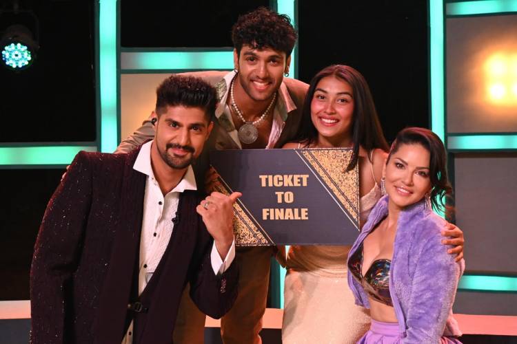 "Splitsvillains, இதுதான் கடைசி டோம் செஷன், விரைவில் இந்த சீசன் நிறைவடைய போகிறது. டிக்கெட் டு ஃபினாலேவை எந்த ஜோடி வெல்லப் போகிறது என்பதை பார்க்கலாம் என MTV Splitsvilla X5: ExSqueeze Me Please இன் கடைசி டோம் அமர்வில் சன்னி லியோன் கூற நிகழ்ச்சி சுவாரஸ்யத்தின் உச்சிக்கே செல்கிறது.