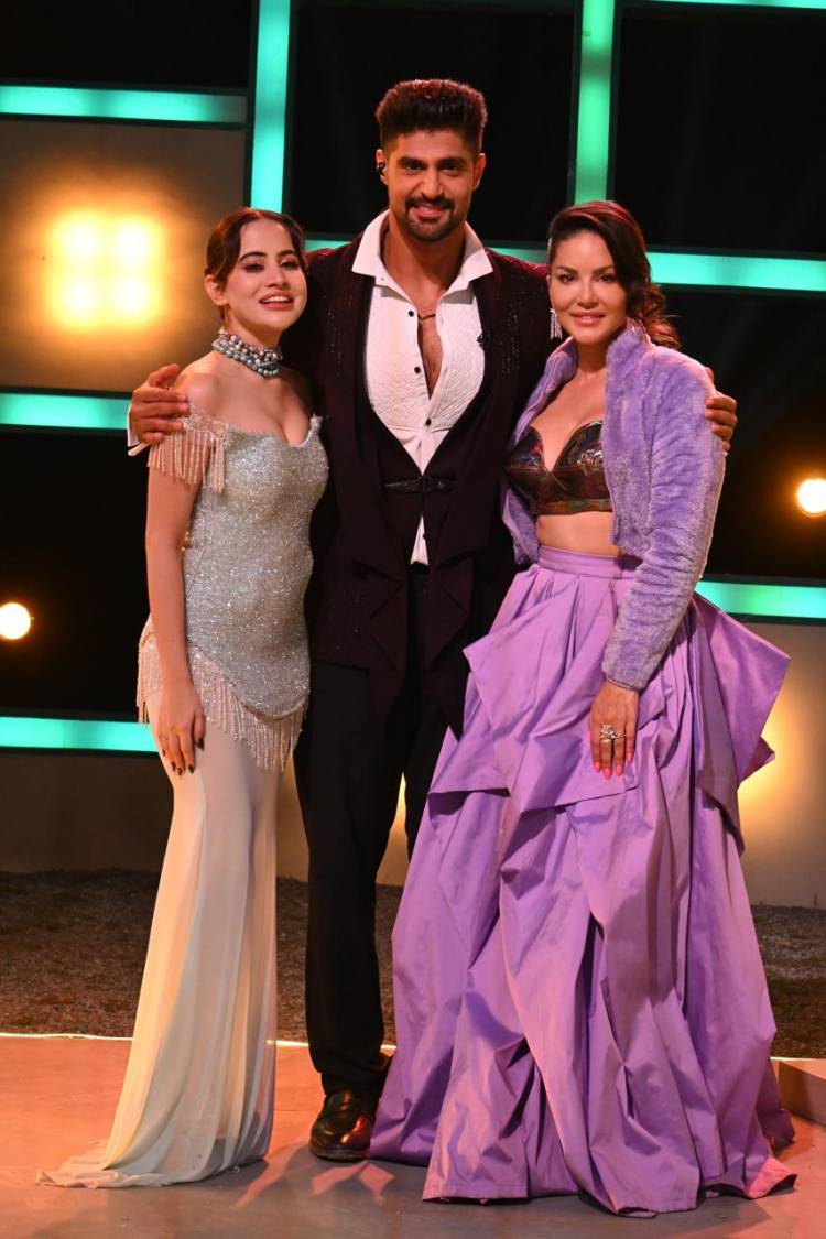 "Splitsvillains, இதுதான் கடைசி டோம் செஷன், விரைவில் இந்த சீசன் நிறைவடைய போகிறது. டிக்கெட் டு ஃபினாலேவை எந்த ஜோடி வெல்லப் போகிறது என்பதை பார்க்கலாம் என MTV Splitsvilla X5: ExSqueeze Me Please இன் கடைசி டோம் அமர்வில் சன்னி லியோன் கூற நிகழ்ச்சி சுவாரஸ்யத்தின் உச்சிக்கே செல்கிறது.
