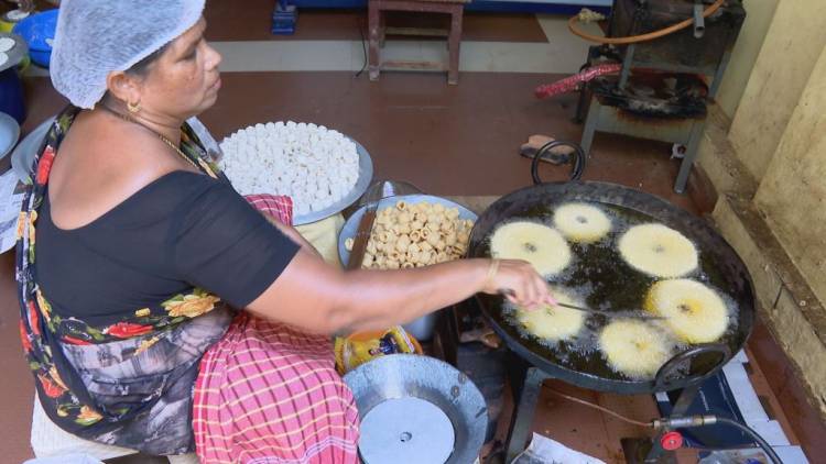 கொஞ்சம் தீனி.. கொஞ்சம் வரலாறு..