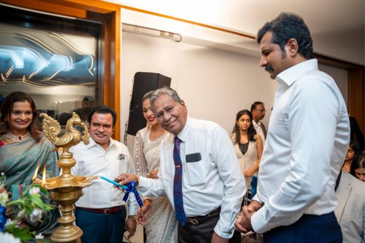 முன்னாள் சுகாதாரத்துறை அமைச்சர் டாக்டர்.சி.விஜயபாஸ்கர், திரு.பி.சுப்ரமணி, மற்றும் டாக்டர்.ஜெயகர் தாமஸ் ஆகியோர் டாக்டர் கே.டி.கே.மதுவின் சிலை மற்றும் இந்தியாவின் முதல் 360 டிகிரி தோல் மருத்துவ மையத்தை திறந்து வைத்தனர்!