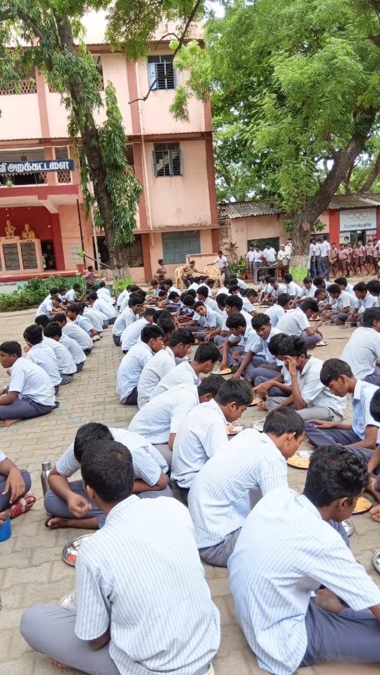 We served lunch today 15:07:25 to 210 students of 11th & 12th students of Thiru Vi Ka Higher Secondary School, Shenoy Nagar, Chennai. 