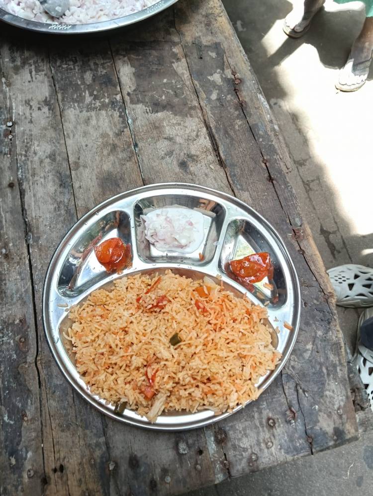 We served lunch today 15:07:25 to 210 students of 11th & 12th students of Thiru Vi Ka Higher Secondary School, Shenoy Nagar, Chennai. 