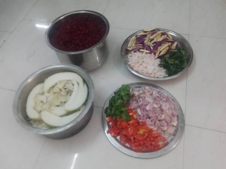 Today's afternoon lunch has been prepared & cooked to be given to all the Inmates at Old Age Home, 