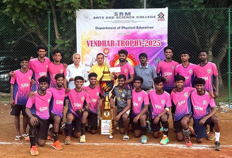 SRM IST Men’s Hockey Team Wins Vendhar Trophy 2025