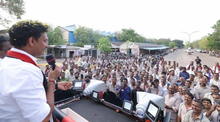 பெல் தொழிற்சாலை தொழிலாளர்களிடம் தீவிர வாக்கு சேகரிப்பில் ஈடுபட்ட மகேஷ் பொய்யாமொழி!