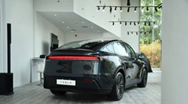 Tesla Unveils New Experience Center in Bengaluru’s IT Hub at Whitefield, featuring newly launched Model Y L Three-Row Six-Seater Starting at INR 61.99 Lakhs