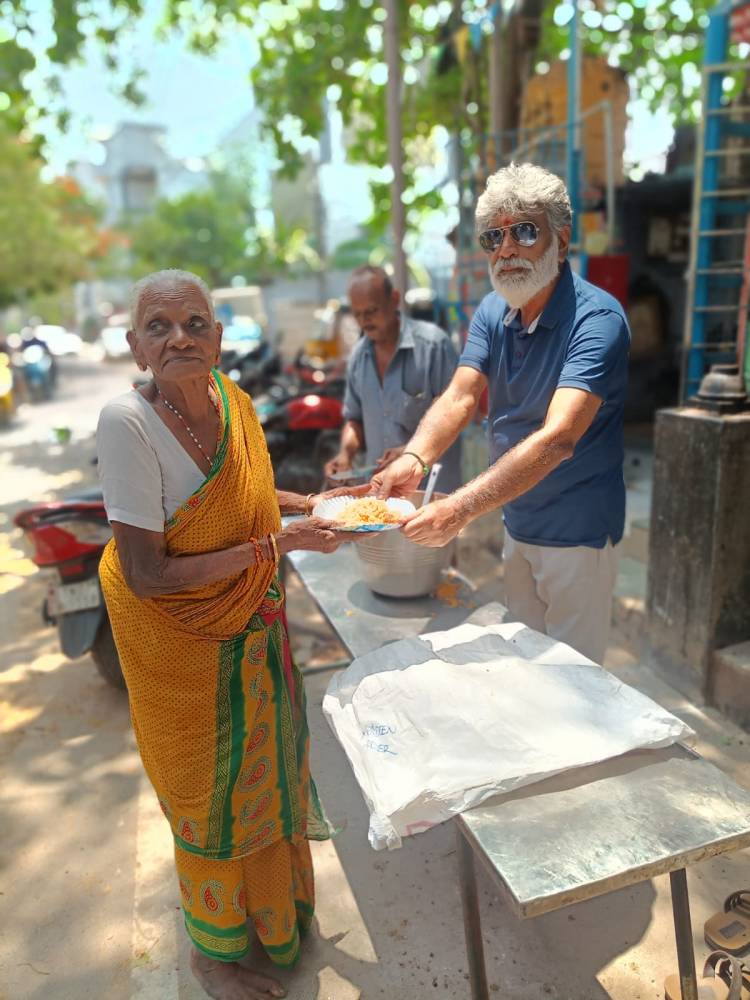 Ln Renu Kumar Distributes Veg Biryani to Needy People