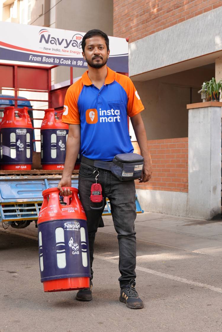  Instamart Launches LPG Cylinder Delivery In Partnership With HPCL