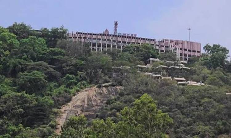 Palani Temple land case: Sub-Registrar seeks anticipatory bail; DMK, AIADMK up pressure on TVK govt